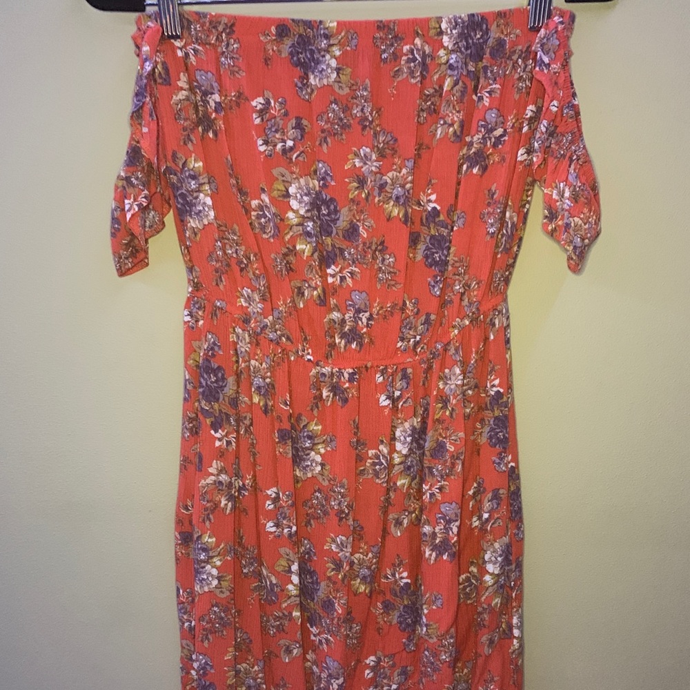 Off-the-shoulder sun dress